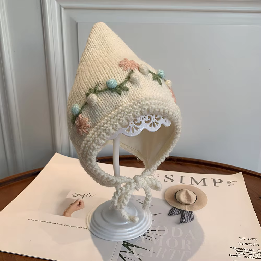 Pointed Knit Bonnet