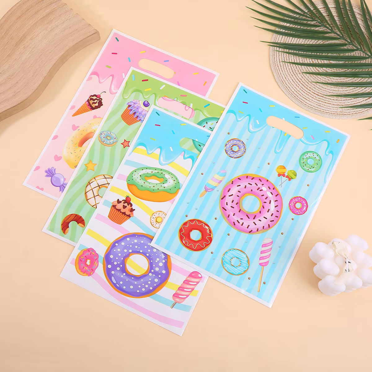 Donut treat bags – Lilvelle Chanukah party finds