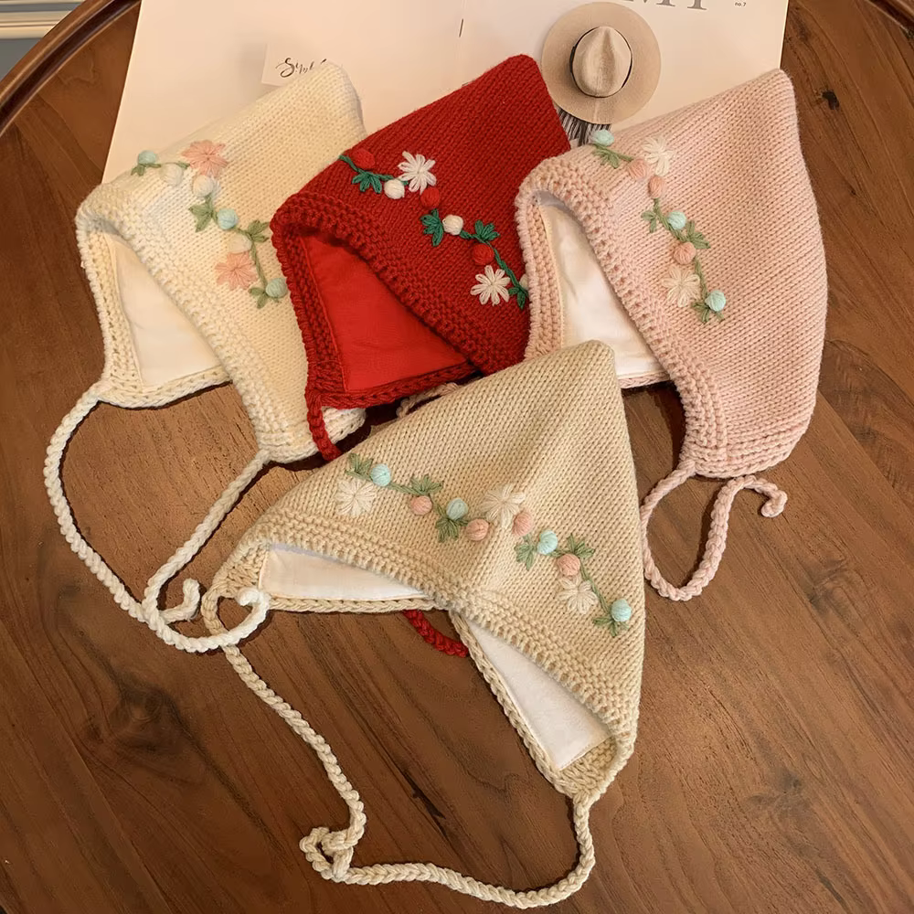 Pointed Knit Bonnet
