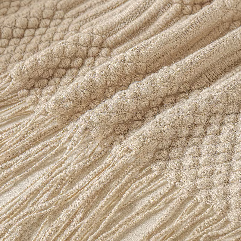 Chunky Knit Throw with Tassels