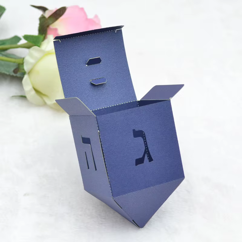 Personalised Dreidel Favour Boxes — image 3