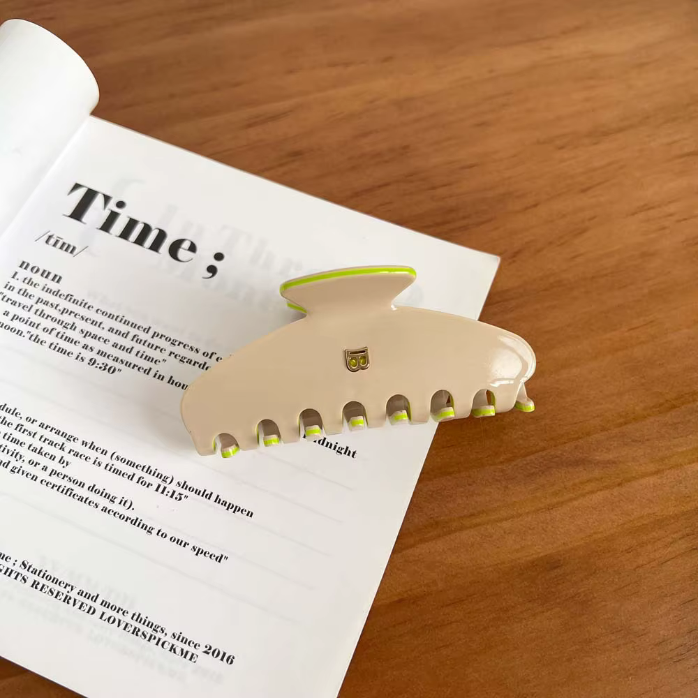 Large Acetate Claw Clip — image 3