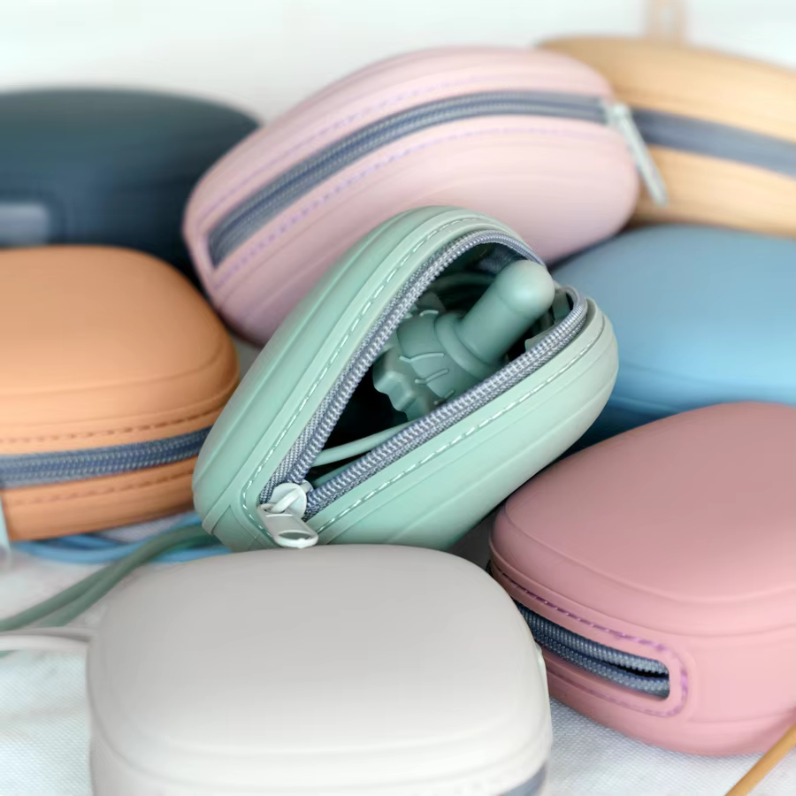 Silicone Pacifier Holder Case — image 4