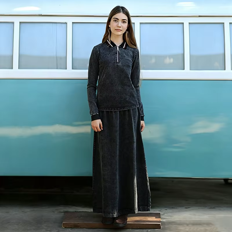 Barcali – Black Sweatshirt — image 2