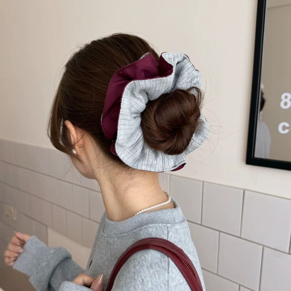 Autumn/Winter Knitted Scrunchie, Double-Layer Contrasting Color Pleated Splicing Yarn — image 3