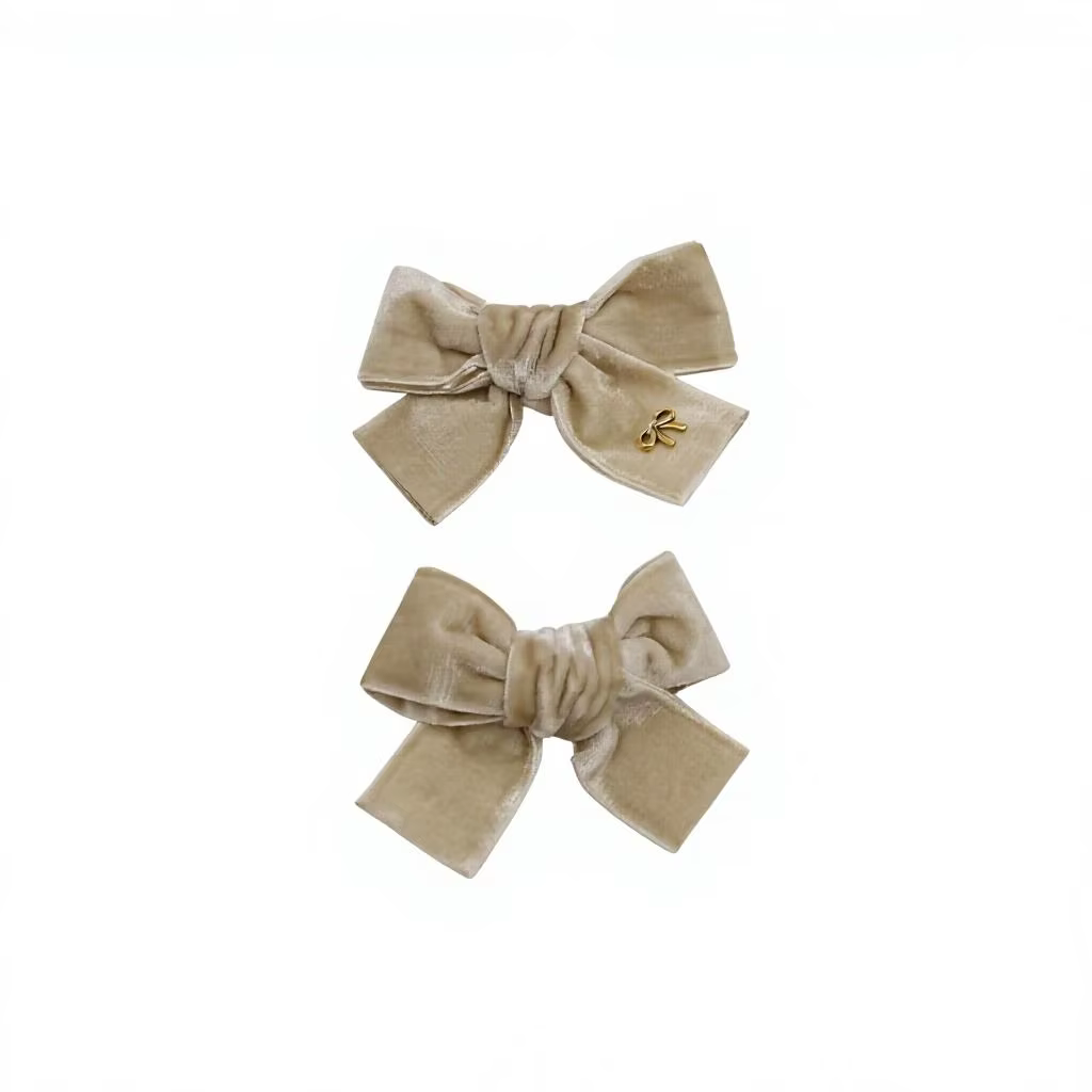 Tan Mini Velvet Bow Clip – Ali Picks AW26