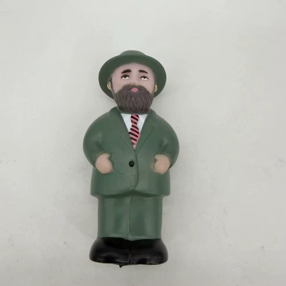 Shul Family Figure Set — image 3