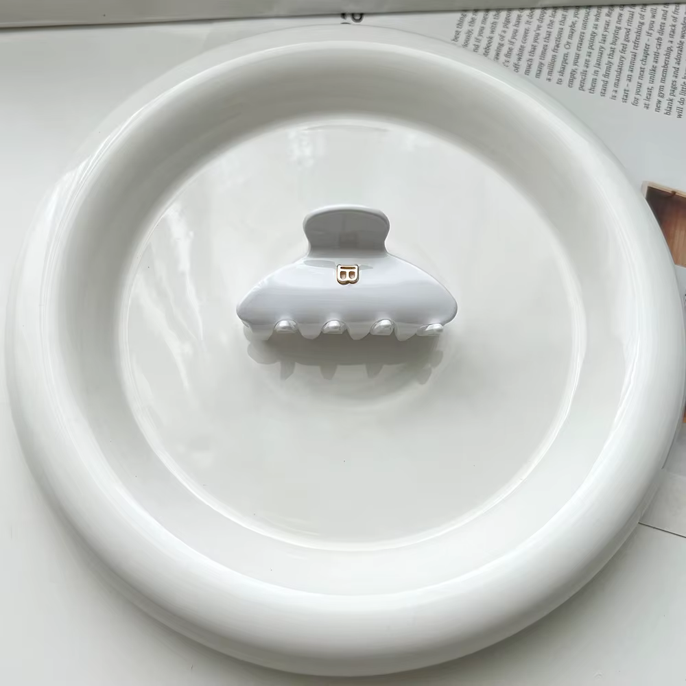 Rounded Acetate Claw Clip — image 3