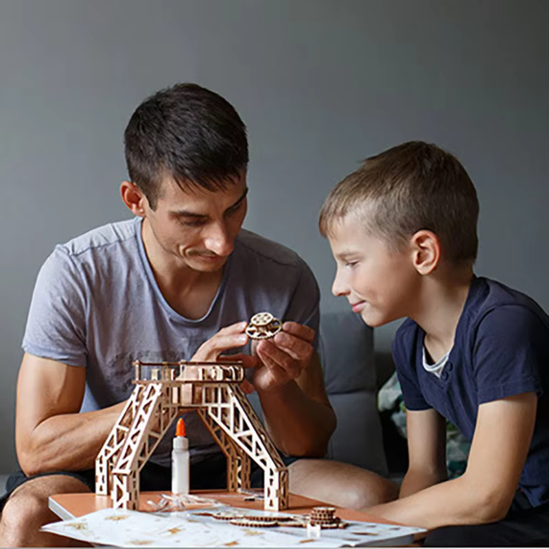 Wooden 3D Robot Puzzle — image 5