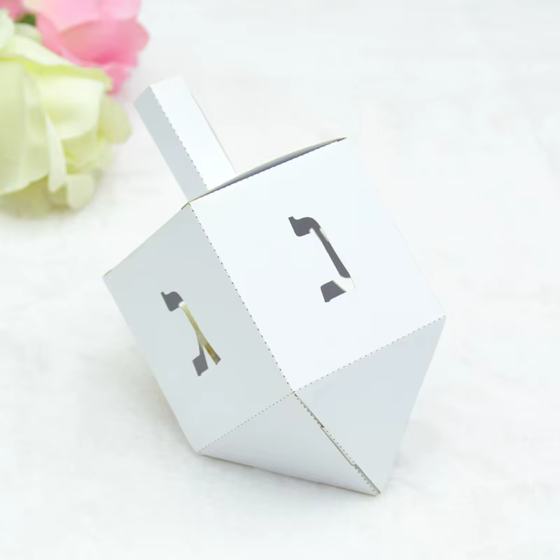 Personalised Dreidel Favour Boxes — image 4