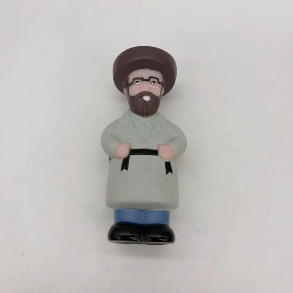 Shul Family Figure Set — image 2
