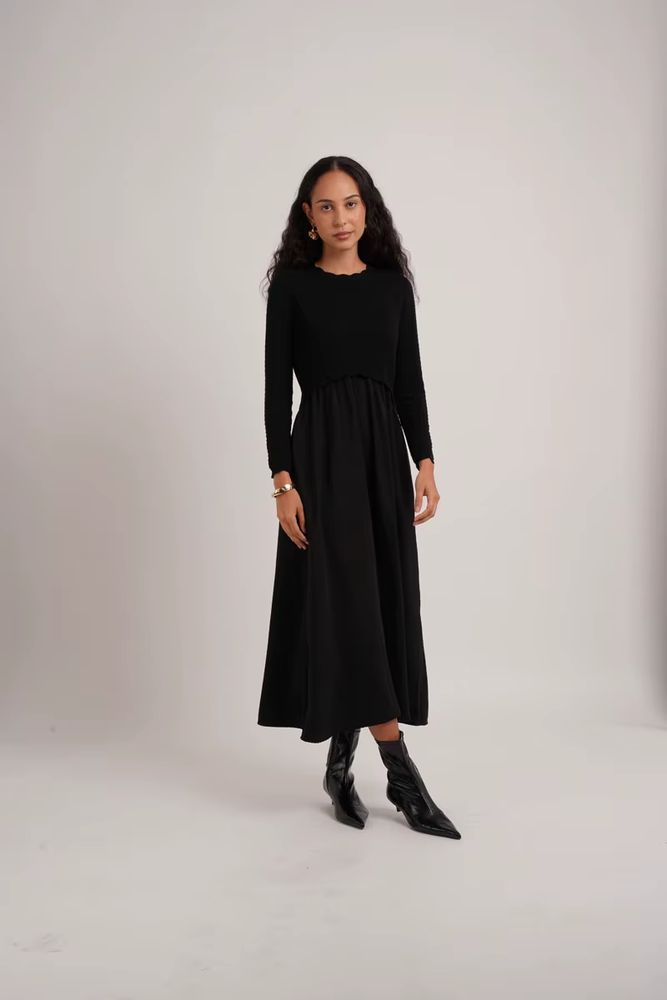 Knitted Satin Maxi Dress – Black – Ali Specials AW26